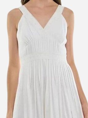 Taylor Sleeveless Eggshell V-Neck Maxi Dress